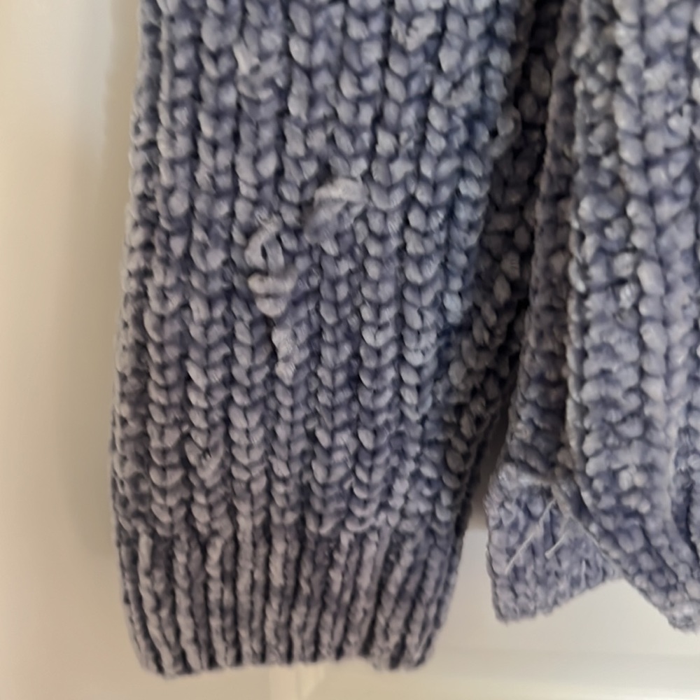 🌺2 for $12🌺 Girls Sweater - Picture 3 of 9